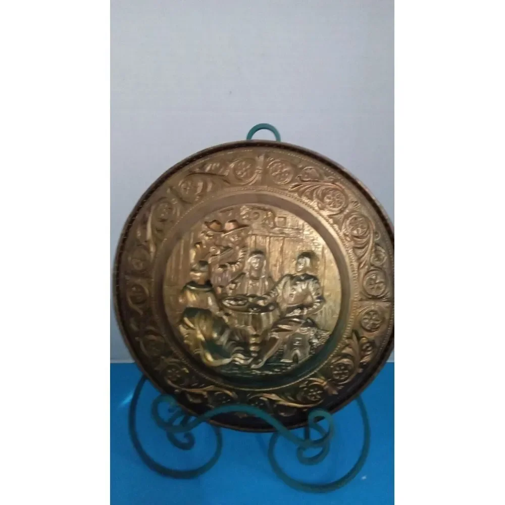Vintage Brass Decorative Wall Plates Made in England Pair‎ 8